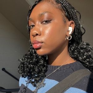 Meet your Posher, Simplysafiyah